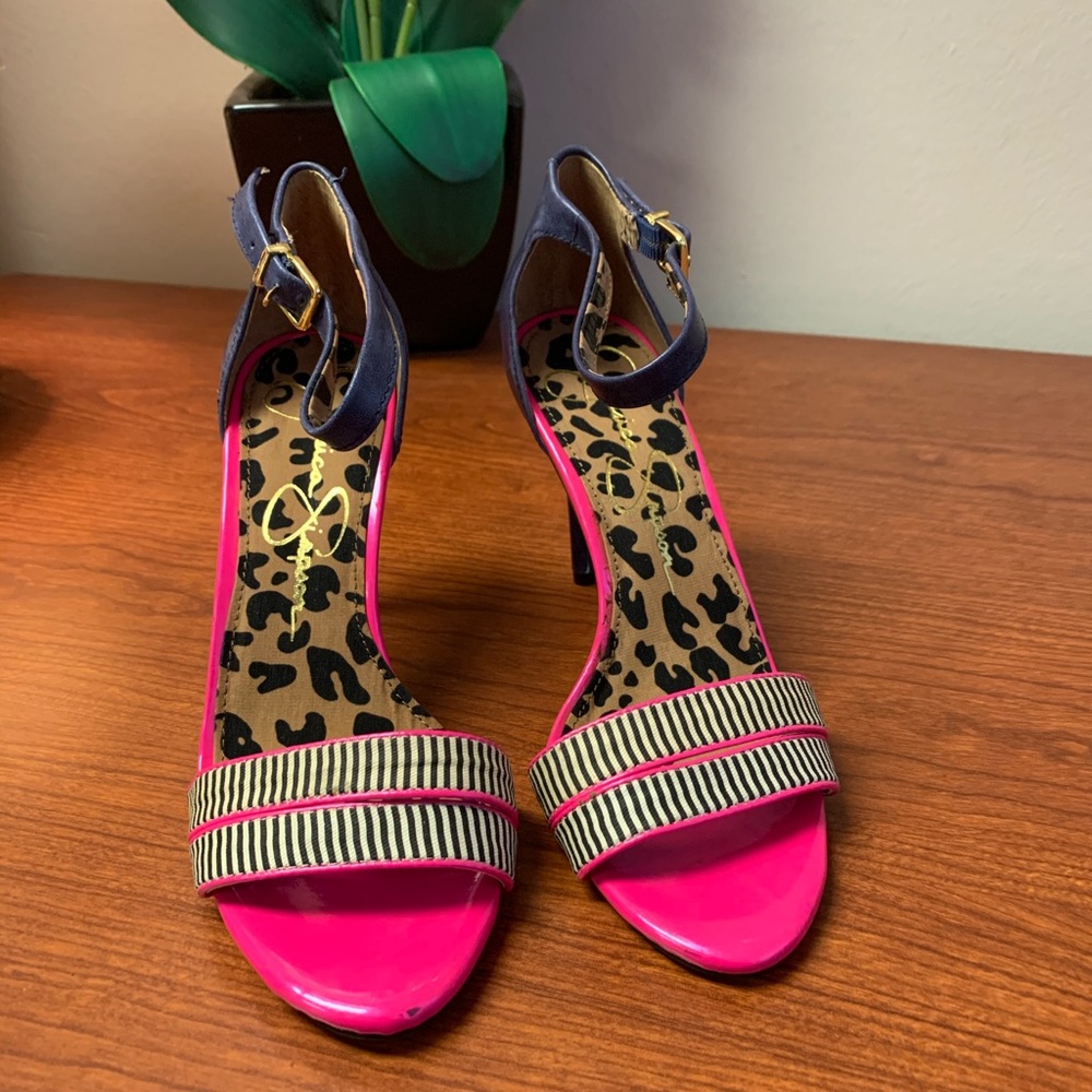 Heels - Picture 2 of 7